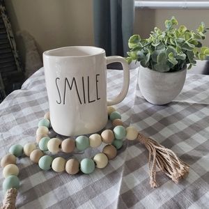 RAE DUNN "smile" mug